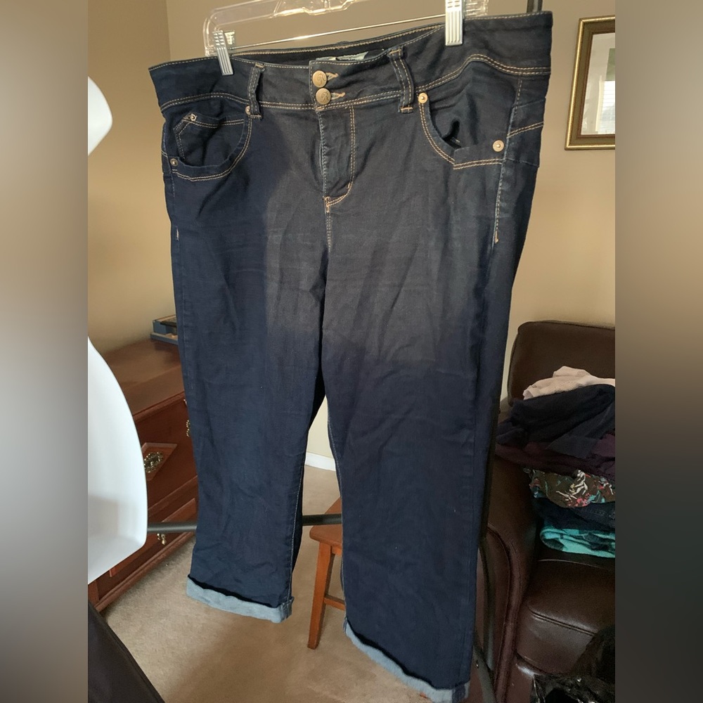 Royalty for Me Wanna betta butt Jean capris